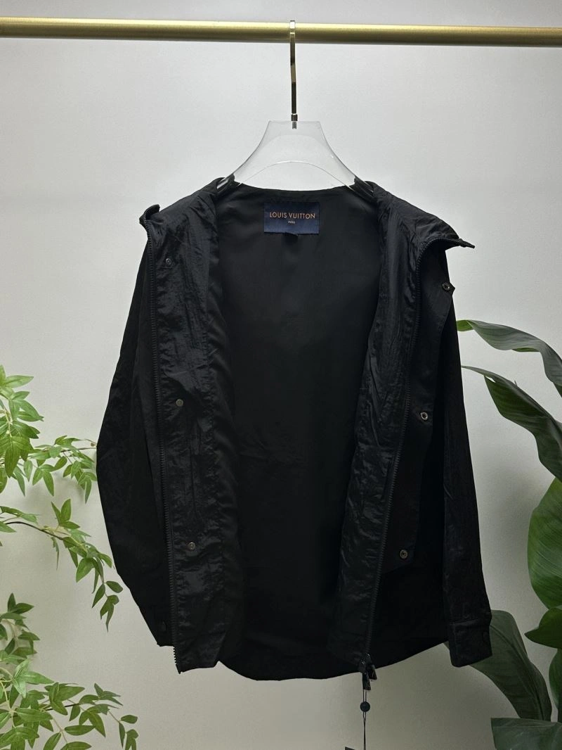TimelessDesign Louis Vuitton Outwear 136516