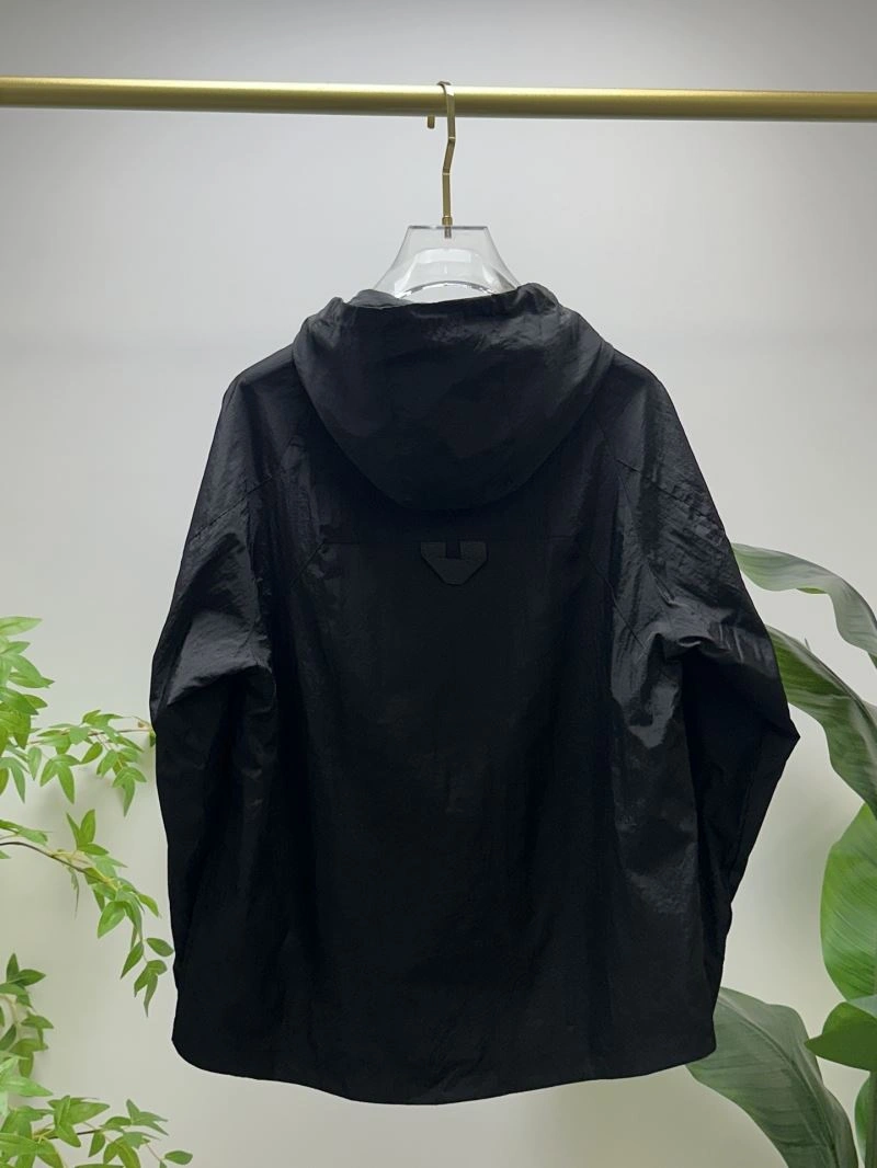 TimelessDesign Louis Vuitton Outwear 136516