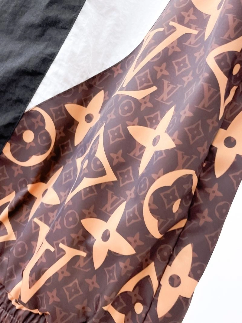 Sporty Louis Vuitton Outwear 136506