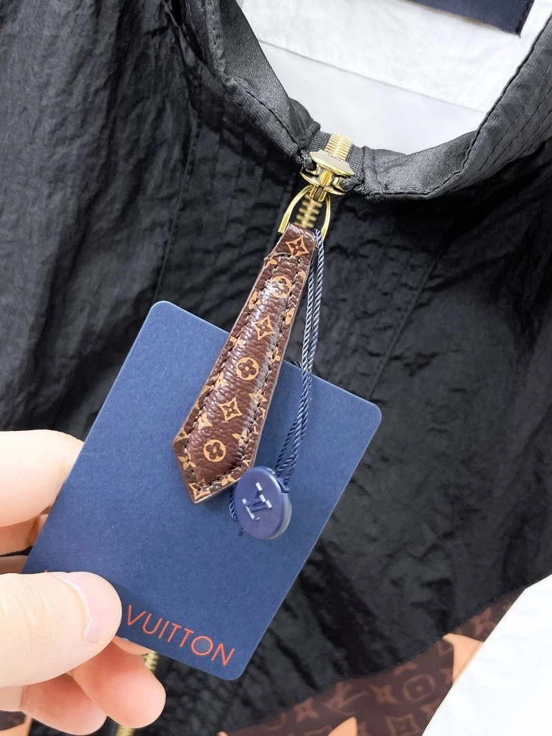 Sporty Louis Vuitton Outwear 136506