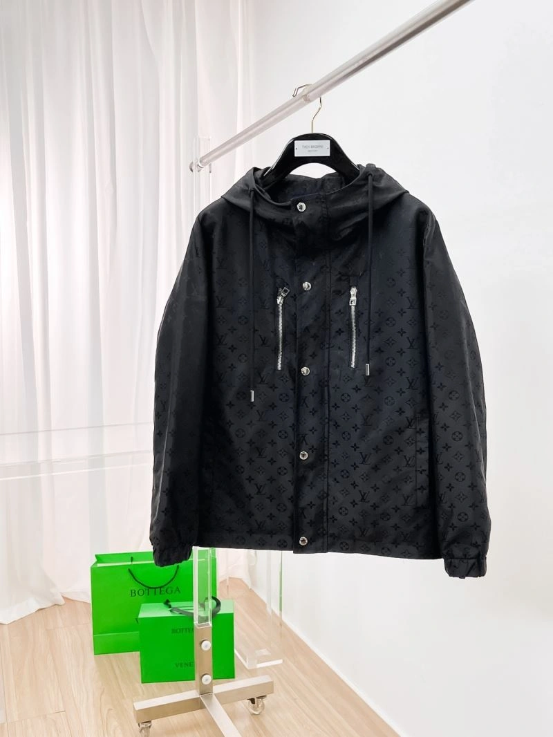 Practical Louis Vuitton Outwear 136507