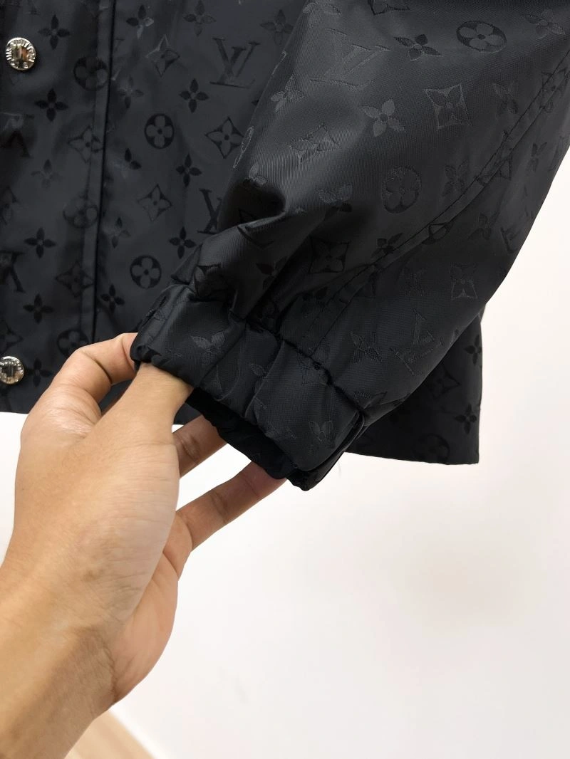 Practical Louis Vuitton Outwear 136507