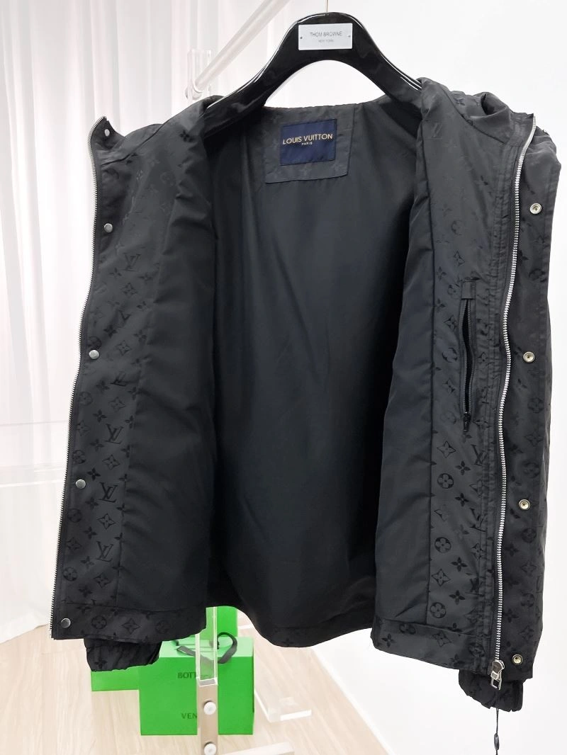 Practical Louis Vuitton Outwear 136507