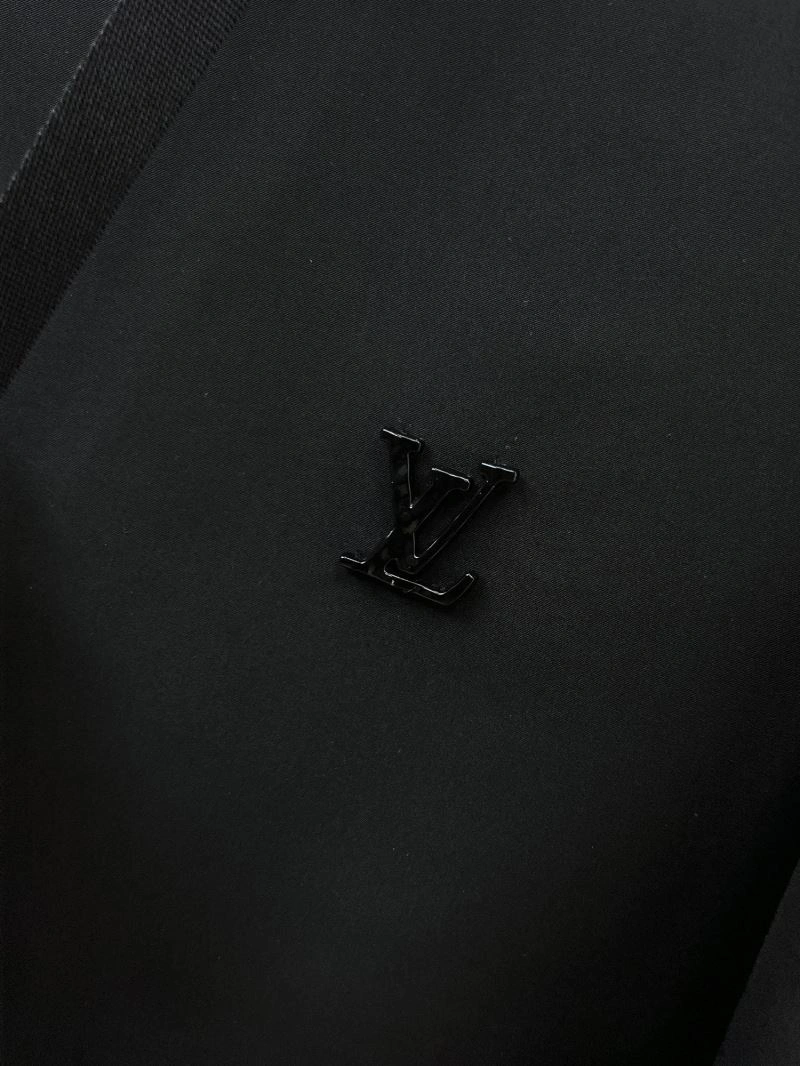 Lightweight Louis Vuitton Outwear 136509