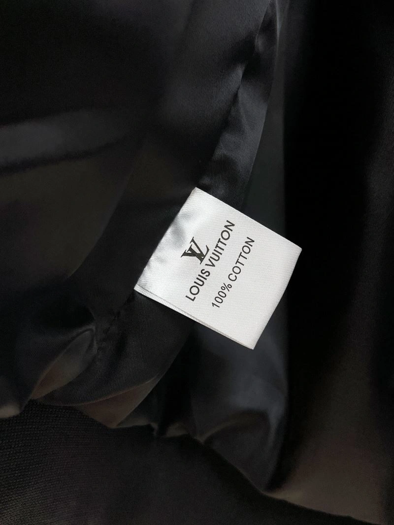 Durable Louis Vuitton Outwear 136508