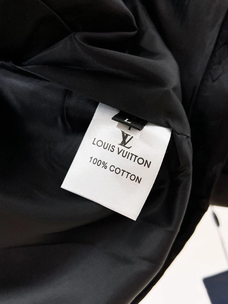 Comfortable Louis Vuitton Outwear 136502