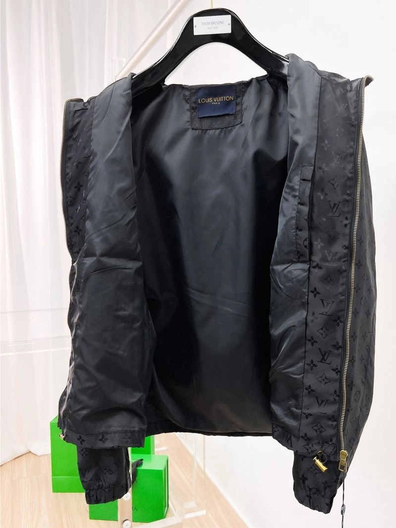 Comfortable Louis Vuitton Outwear 136502