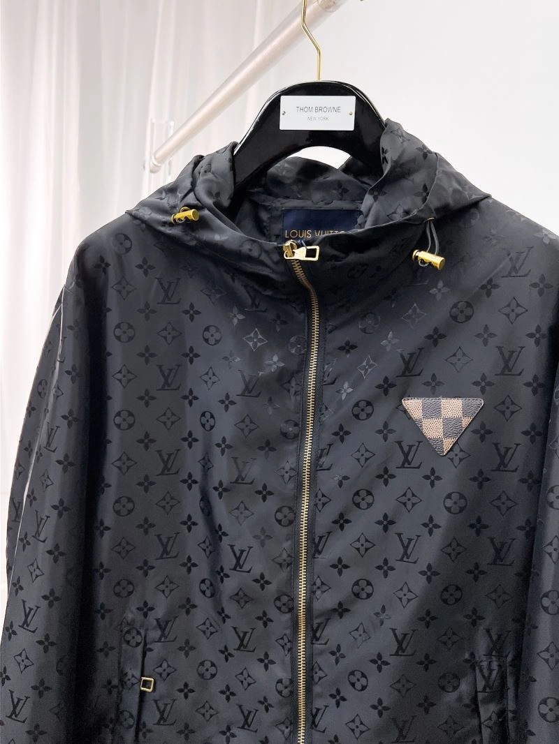 Comfortable Louis Vuitton Outwear 136502