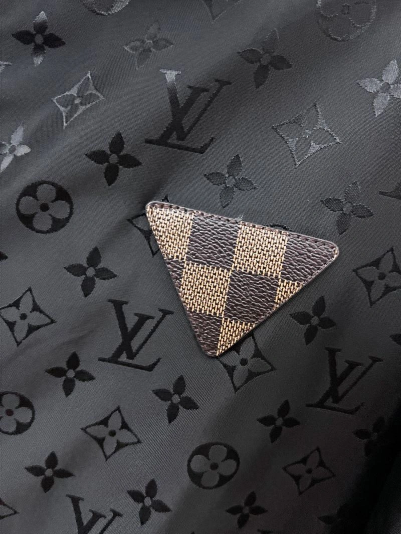 Comfortable Louis Vuitton Outwear 136502