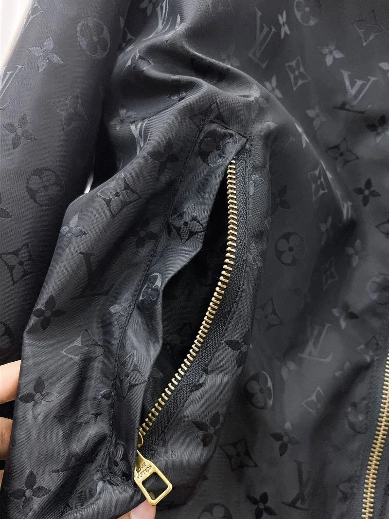 Comfortable Louis Vuitton Outwear 136502
