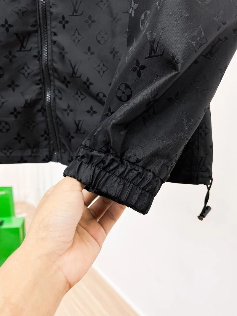 Louis Vuitton Outwear Snug 136499