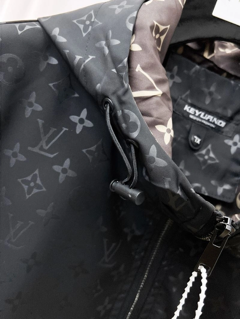 Louis Vuitton Outwear TechFriendly 136493
