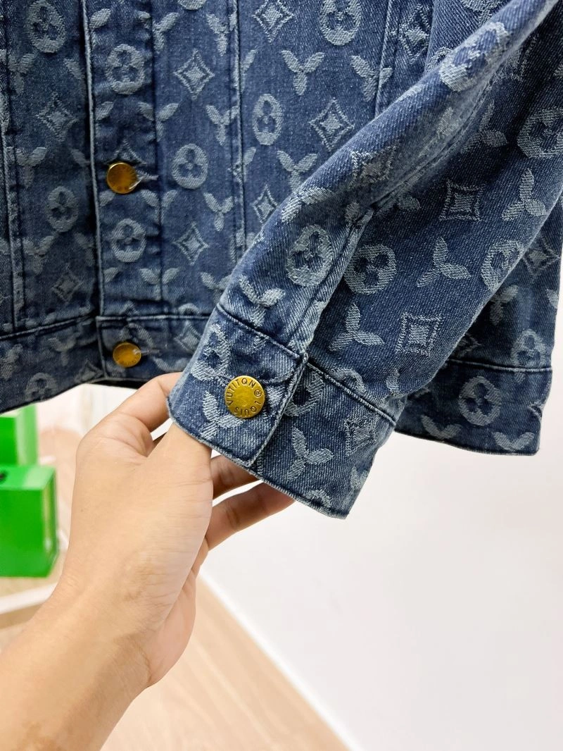 Trendy Louis Vuitton Outwear 136489