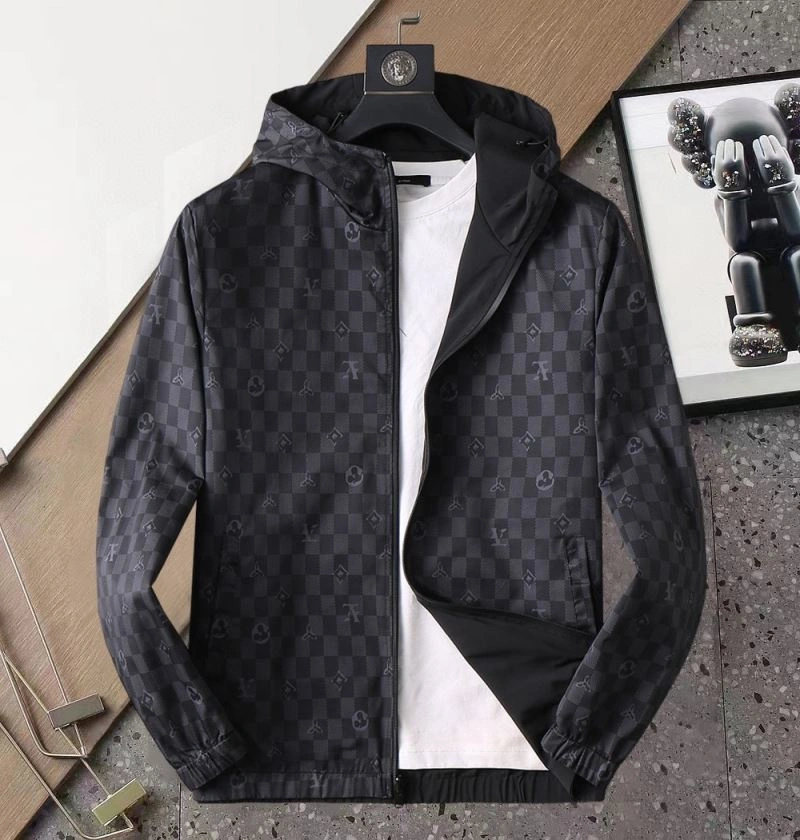 Chic Louis Vuitton Outwear 136479