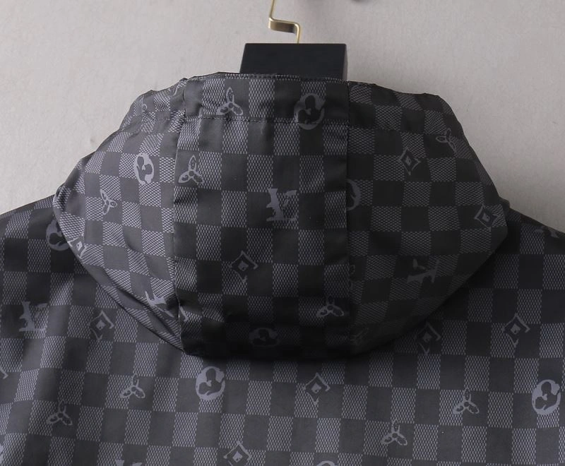 Chic Louis Vuitton Outwear 136479