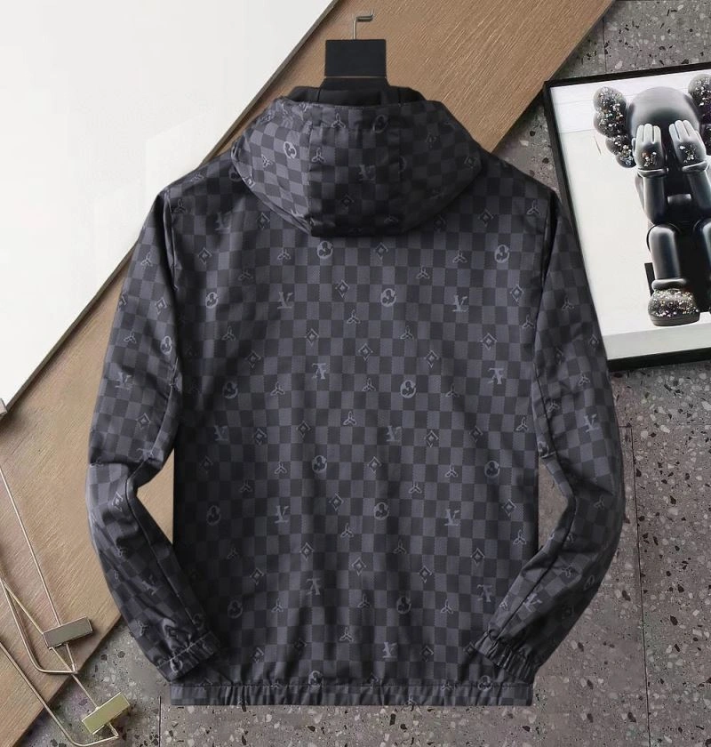 Chic Louis Vuitton Outwear 136479