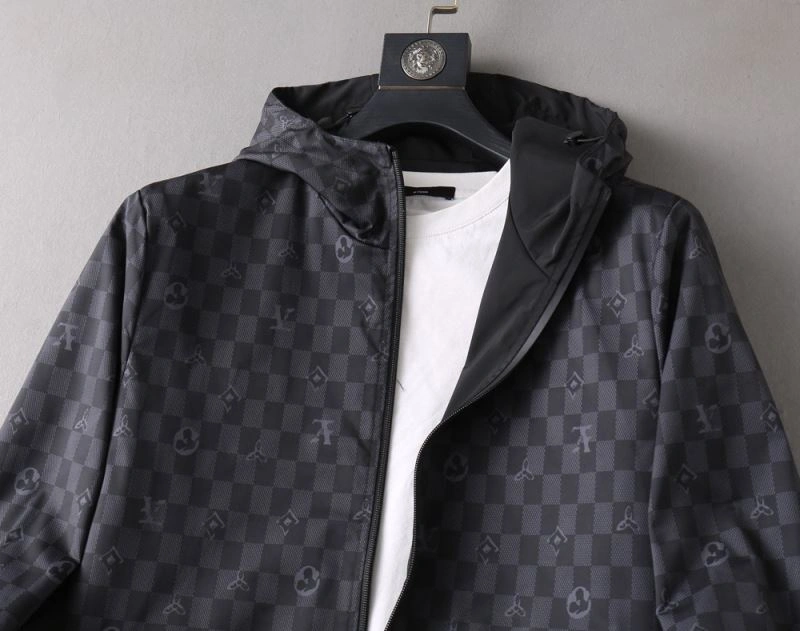Chic Louis Vuitton Outwear 136479