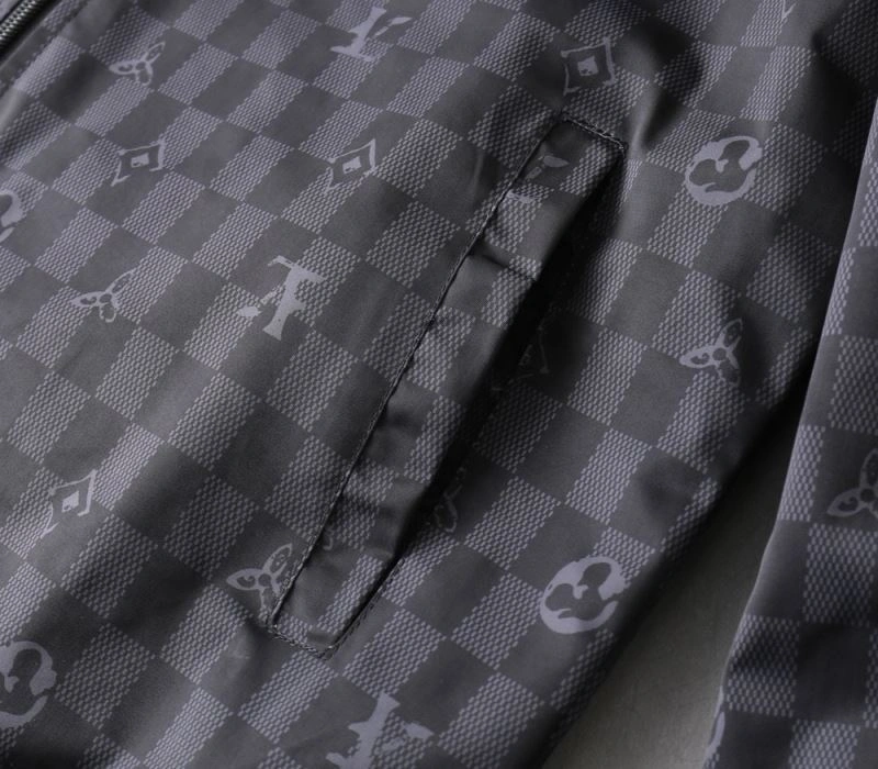 Chic Louis Vuitton Outwear 136479