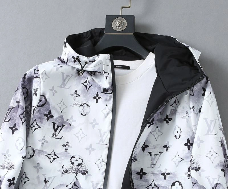 Louis Vuitton Outwear Lightweight 136492
