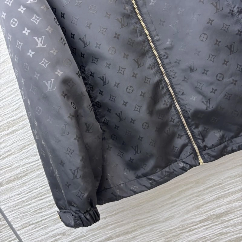 Louis Vuitton Outwear SmartChoice 131085