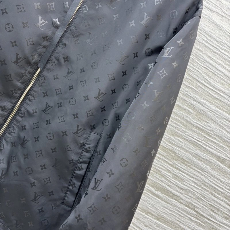 Louis Vuitton Outwear SmartChoice 131085