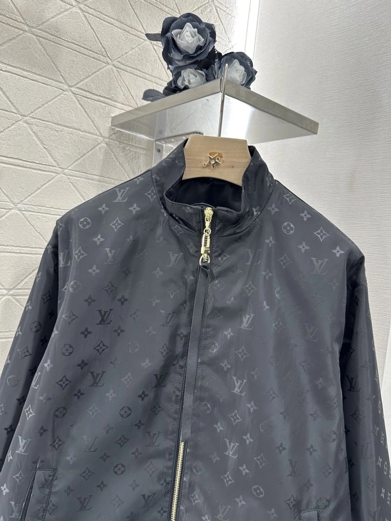 Louis Vuitton Outwear Contemporary 131057