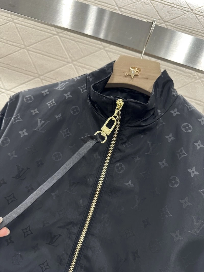 Louis Vuitton Outwear Contemporary 131057