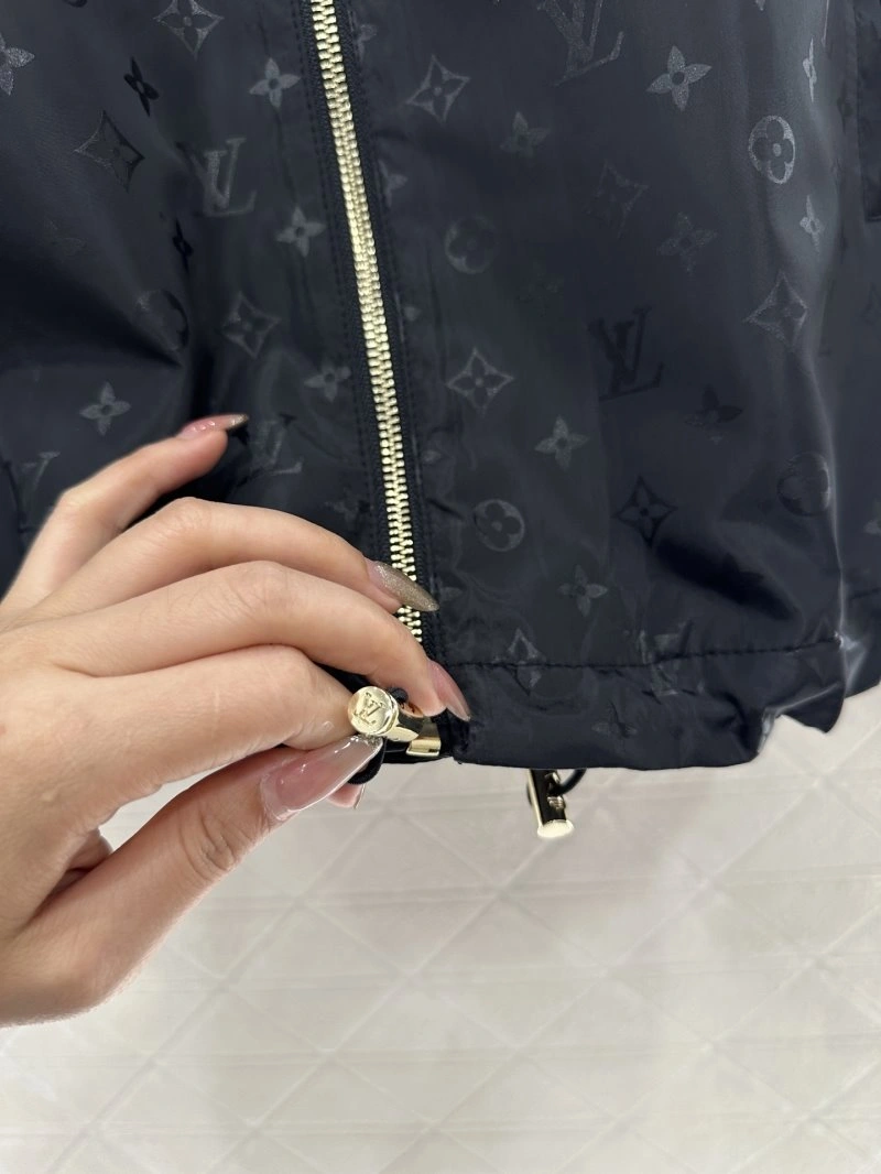 Louis Vuitton Outwear Contemporary 131057