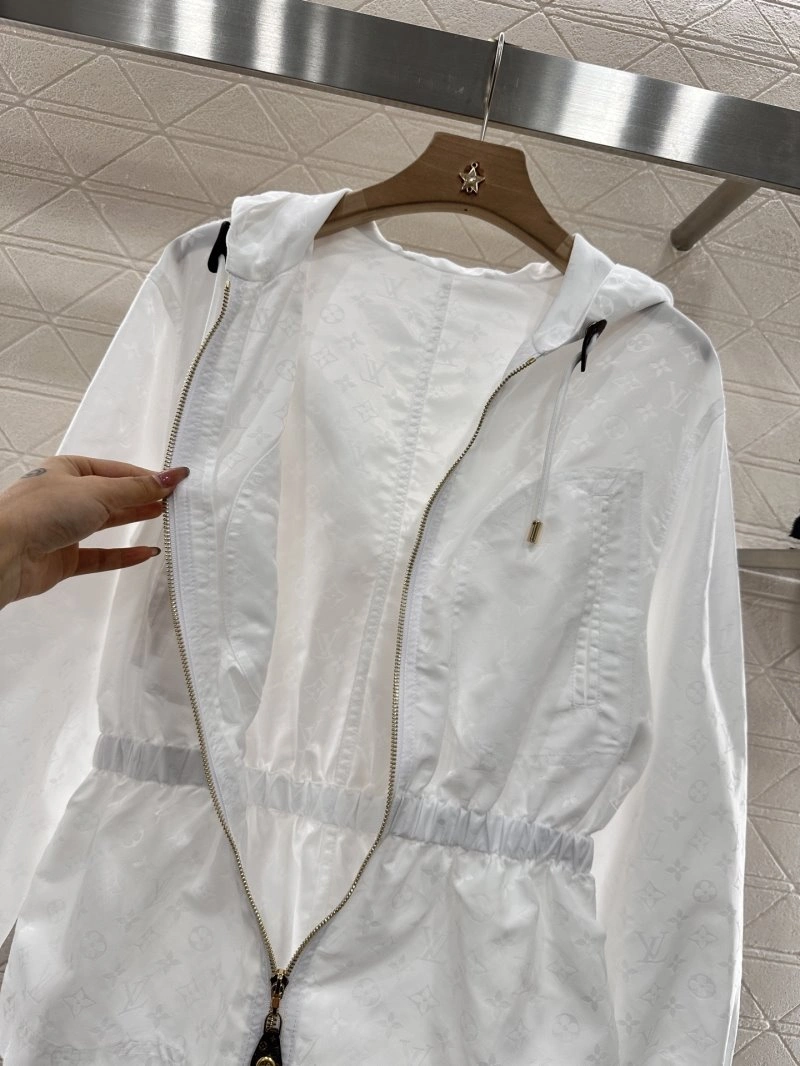 OdorResistant Louis Vuitton Outwear 131059