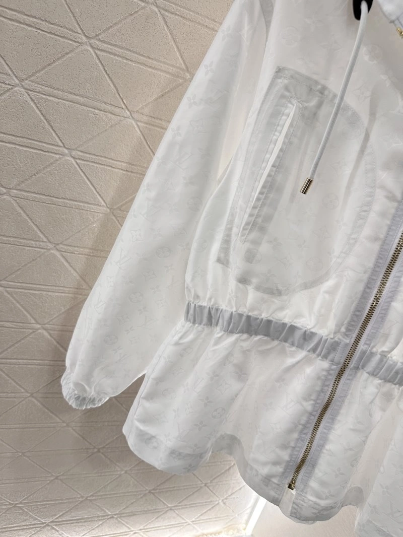 OdorResistant Louis Vuitton Outwear 131059