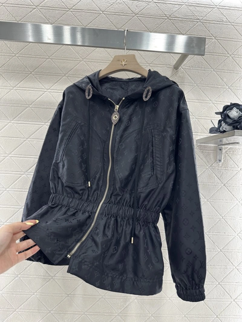 Louis Vuitton Outwear Sleek 131069
