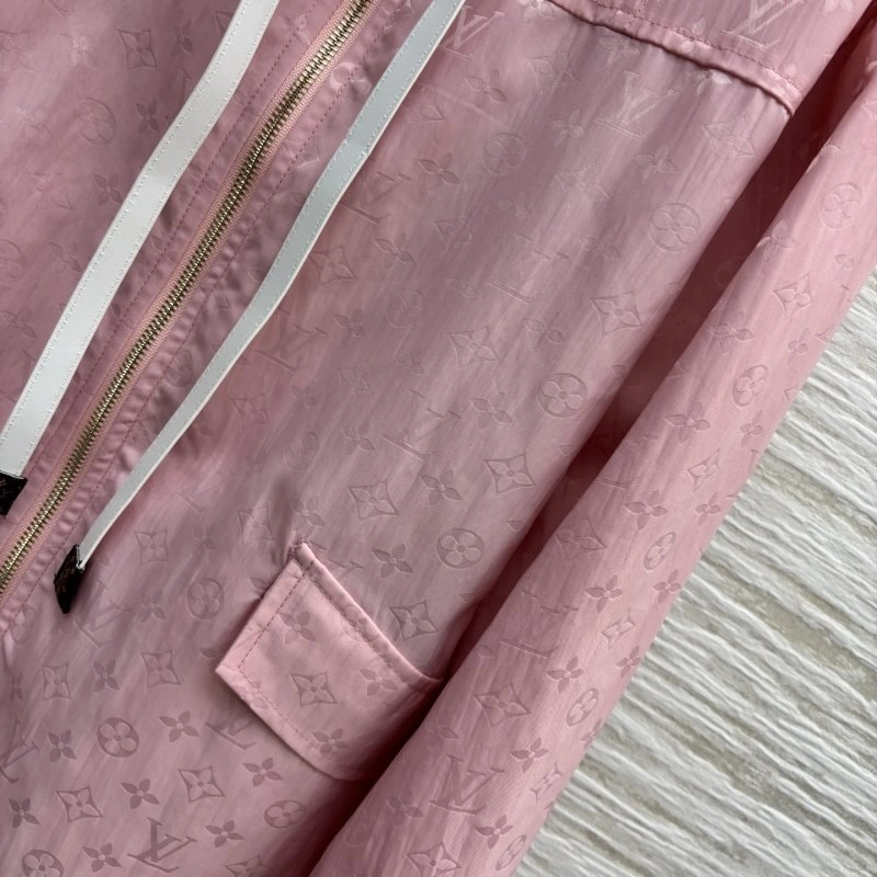 Louis Vuitton Outwear Durable 131772