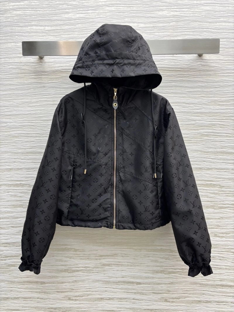 FlexibleFit Louis Vuitton Outwear 131770