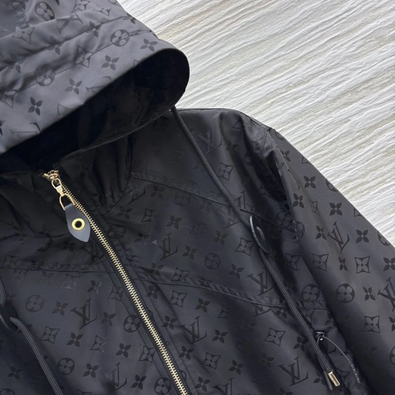 FlexibleFit Louis Vuitton Outwear 131770