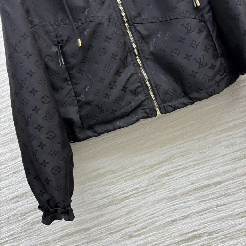 FlexibleFit Louis Vuitton Outwear 131770