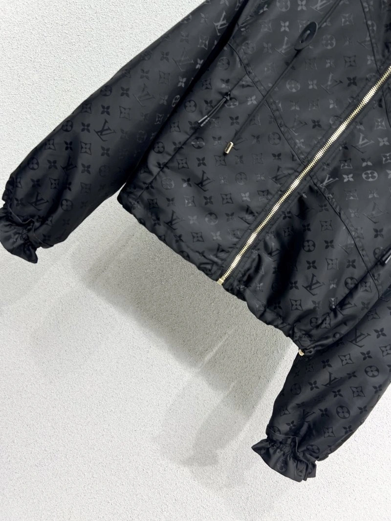 Louis Vuitton Outwear Durable 131774