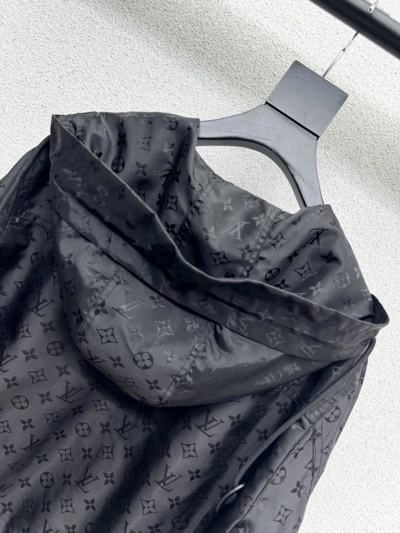 Louis Vuitton Outwear Durable 131774