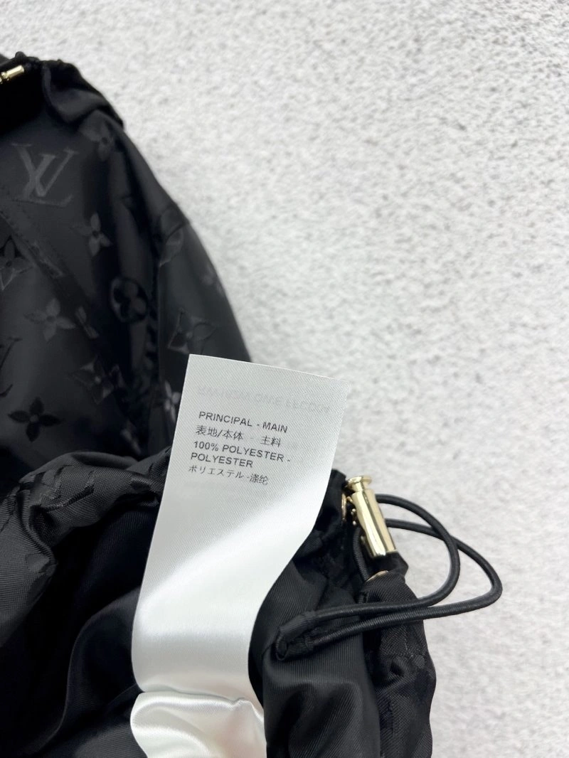 Louis Vuitton Outwear Durable 131774