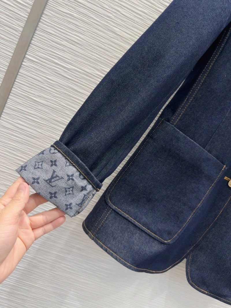 Louis Vuitton Outwear Resilient 131753