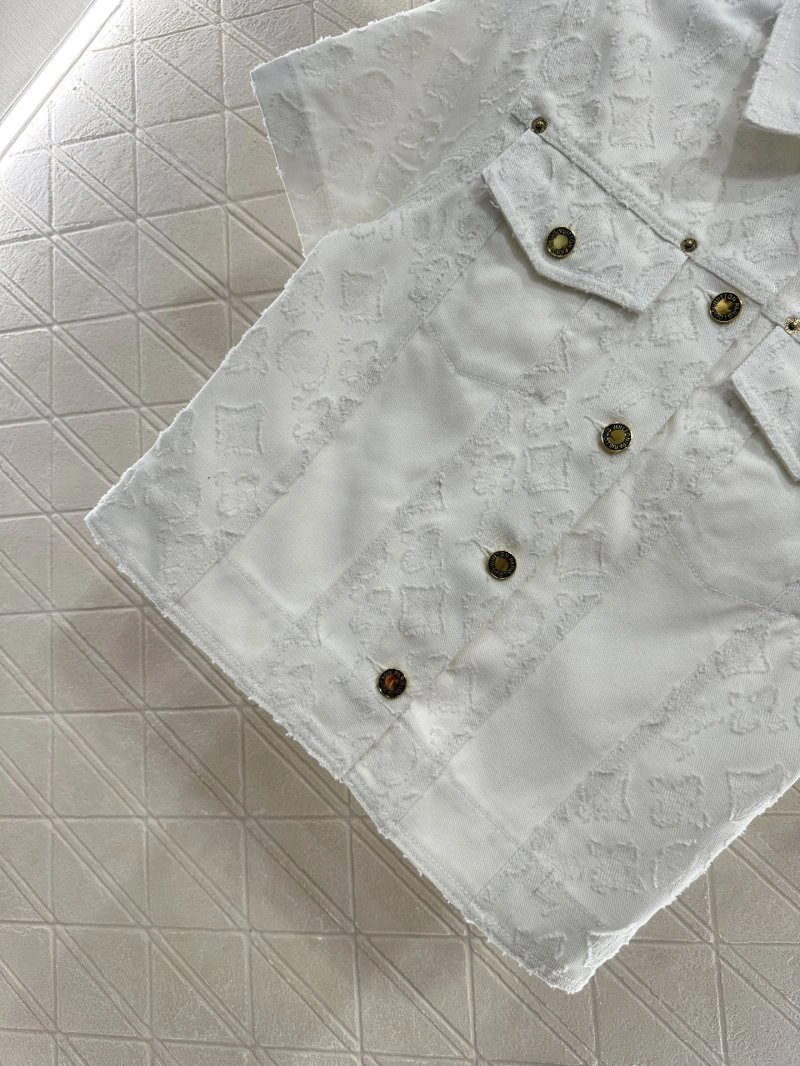 Lightweight Louis Vuitton Outwear 131760