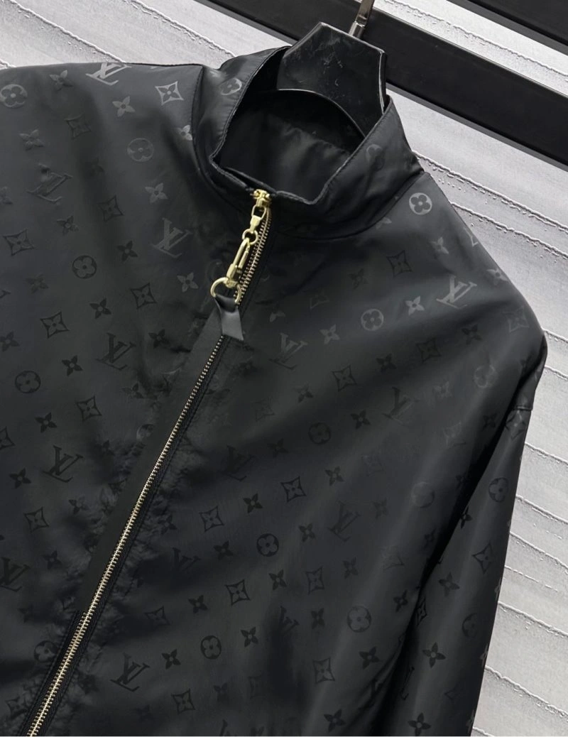 Fashionable Louis Vuitton Outwear 130745