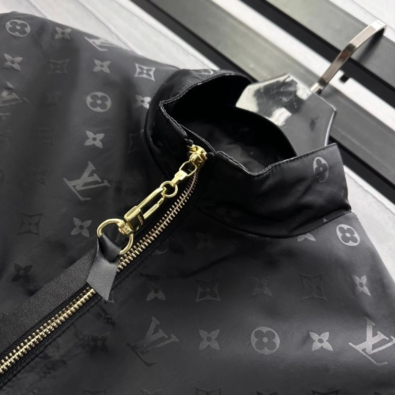 Fashionable Louis Vuitton Outwear 130745