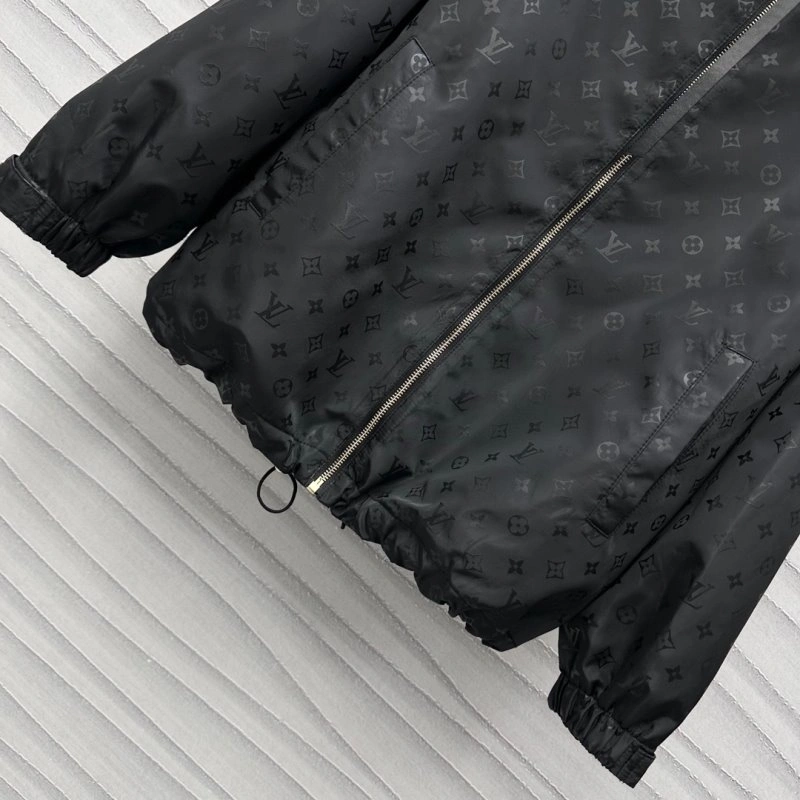 Fashionable Louis Vuitton Outwear 130745