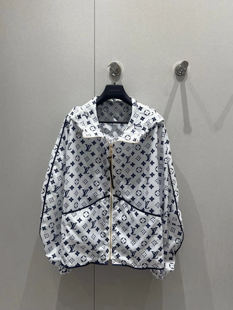 Louis Vuitton Outwear SmartChoice 130736
