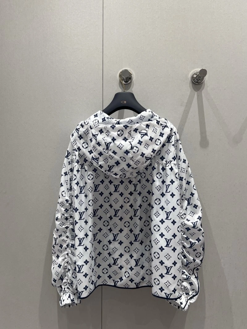 Louis Vuitton Outwear SmartChoice 130736