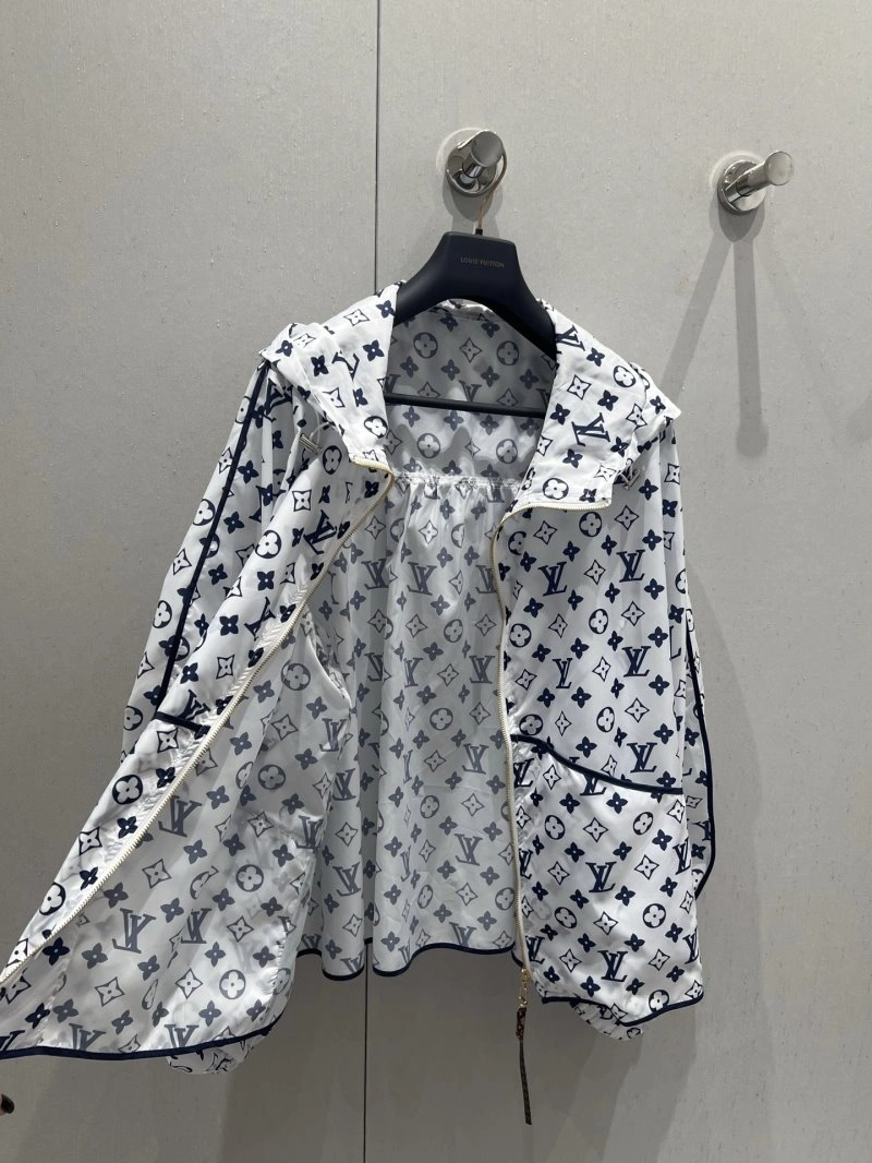 Louis Vuitton Outwear SmartChoice 130736