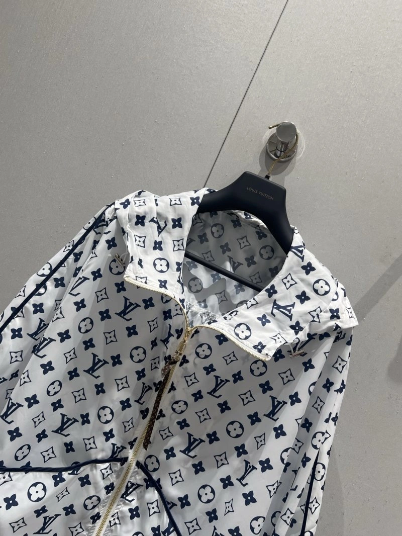Louis Vuitton Outwear SmartChoice 130736