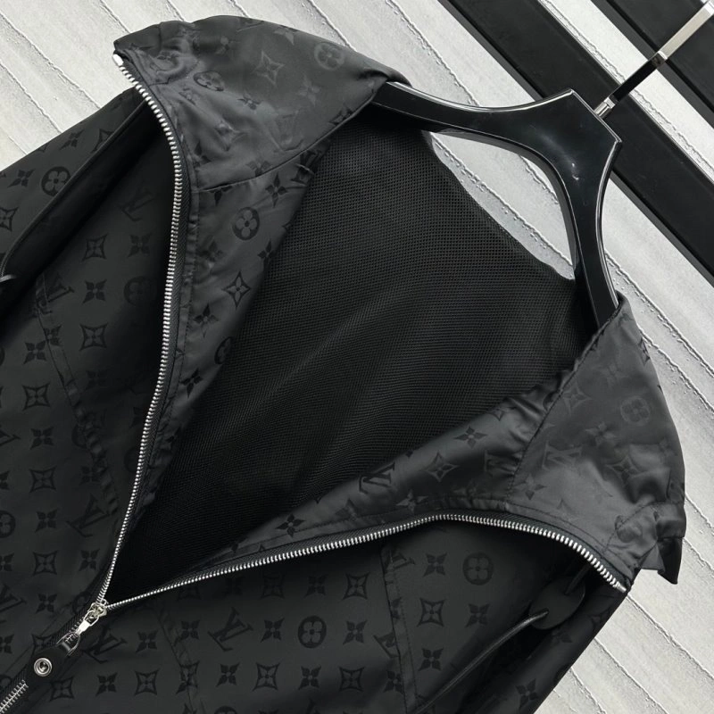 Louis Vuitton Outwear Resilient 130738