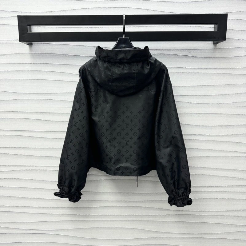 Louis Vuitton Outwear Resilient 130738