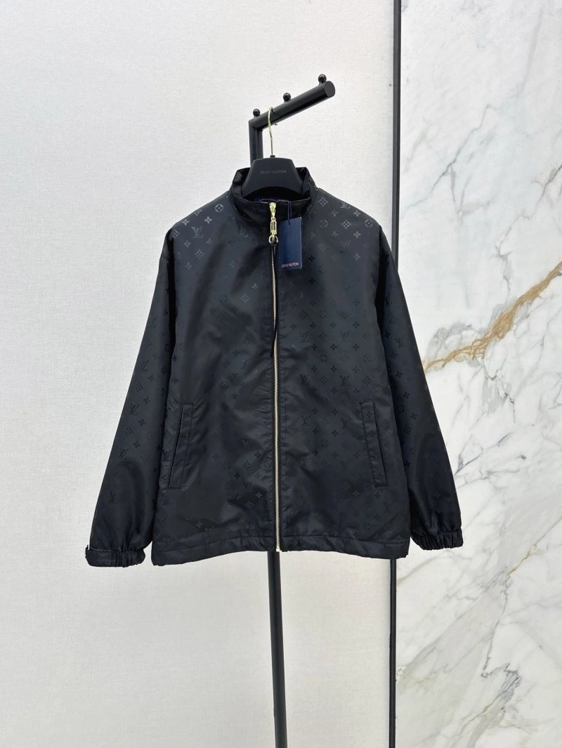 WaterResistant Louis Vuitton Outwear 130744